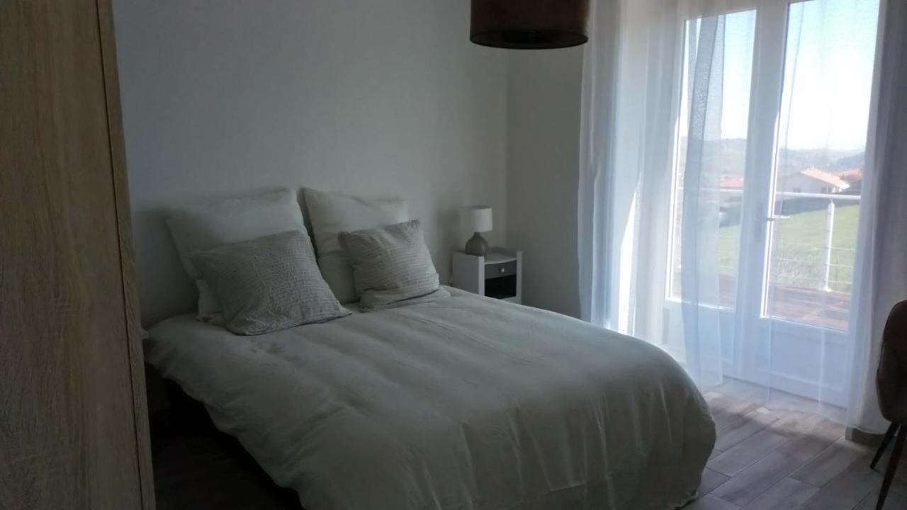 Detour En Beaujolais Bed & Breakfast Les Ardillats Exterior photo